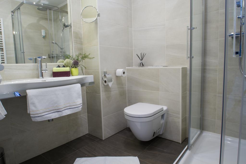 College Garden Hotel Bad Voeslau Room photo